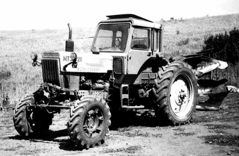 Редкий крутосклонный трактор из старой советской кинокомедии: «Конёк Горбунок» МТЗ 82К
