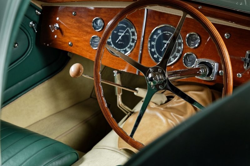  Реплика Bugatti Aerolithe 1935 года аутентична вплоть до магниевого корпуса
