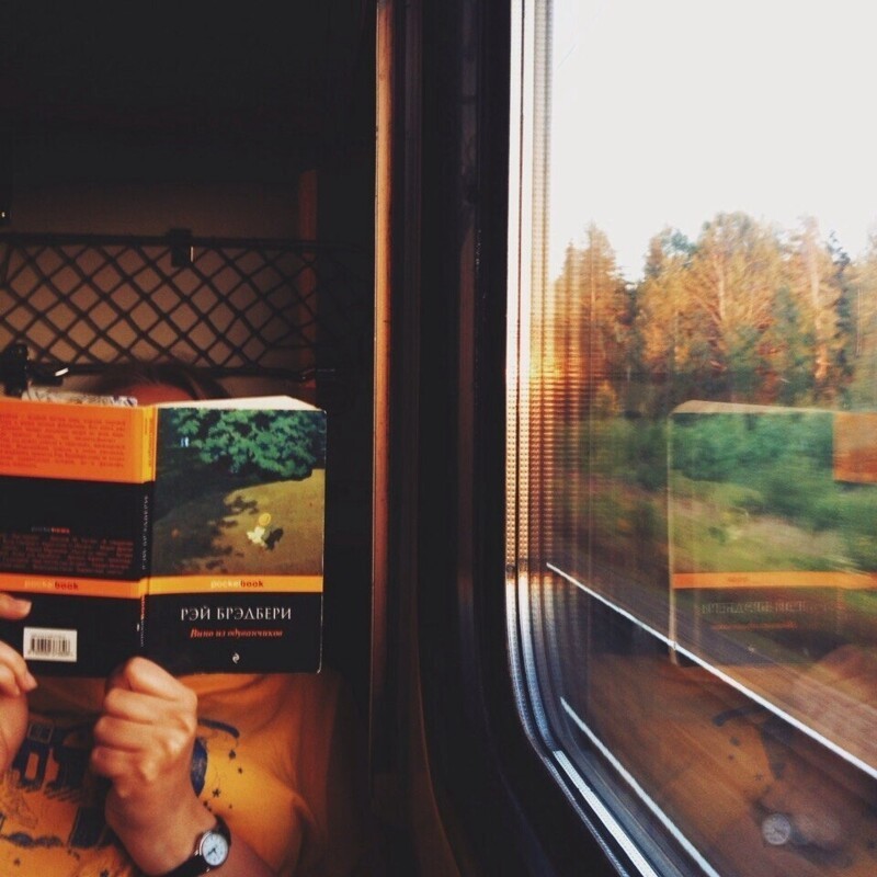 Под стук колес. Эстетика поездки в поезде. Железнодорожная романтика. Стук колес поезда релакс. Романтика дороги в поезде.