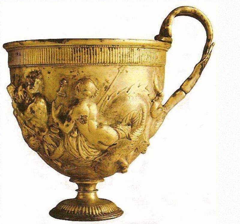11. Прекрасная римская золотая чаша, найденная в Помпеях. Датируется I веком до н.э.