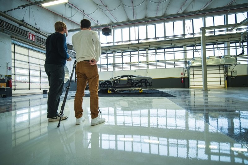 Детальные фотографии нового суперкара Aventador, становятся первой в истории коллекцией NFT от Lamborghini