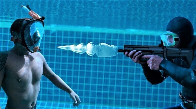 Сможет ли прыжок под воду спасти вас от пуль выпущенных из разного вида огнестрельного оружия