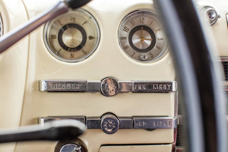 Кабриолет Buick Roadmaster 1949 года выпуска из фильма «Человек дождя» продан на аукционе