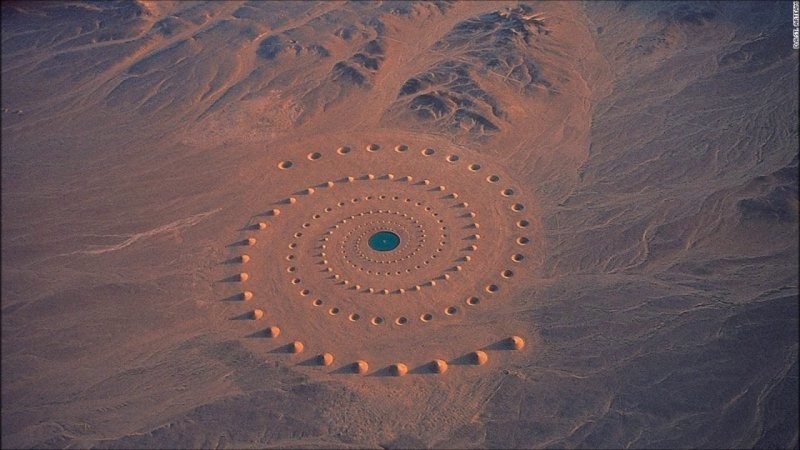 Дыхание пустыни: архитектурный арт, который видно из космоса спустя 25 лет