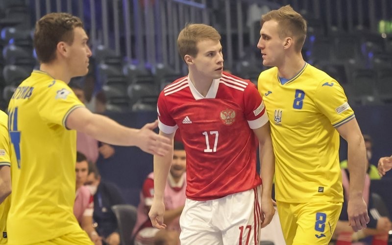 Нервная победа: сборная Россия вынесла Украину в полуфинальном матче