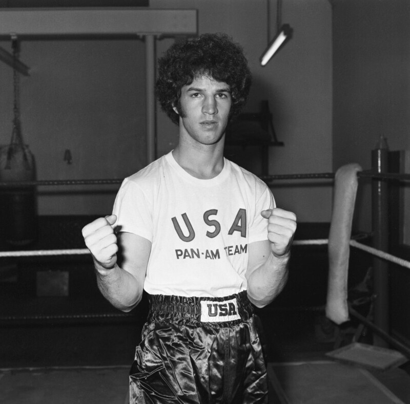 3 февраля 1972 года. Американский боксер Джеймс Бускеме (легкий вес).