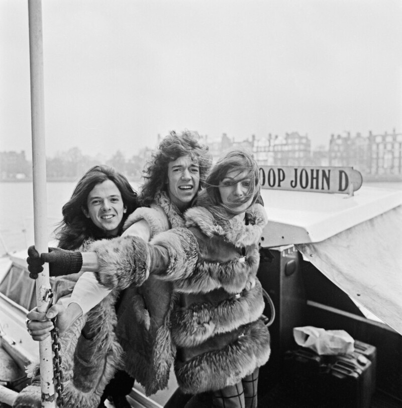 1 февраля 1972 года. Лондон, Темза. Британская поп-группа The New Seekers на шлюпе 'Sloop John D' .