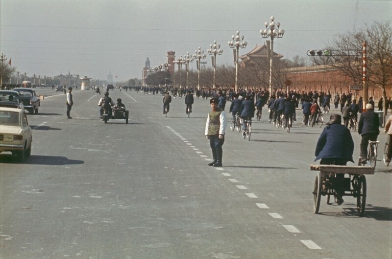 21 февраля 1972 года Никсон прибыл в Пекин. Площадь Тяньаньмэнь в феврале 1972 года.