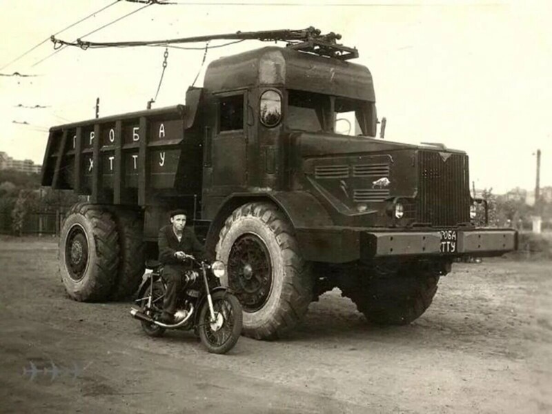 Троллейвоз на шасси карьерного МАЗ 525 ХТТУ. (с 1959 г. - БелАЗ-525). Грузовой троллейбус, СССР, 1954 год