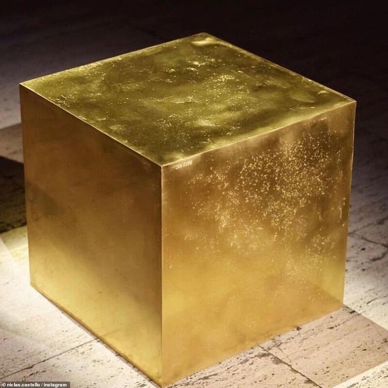 Нью-Йорку показали куб из чистого золота