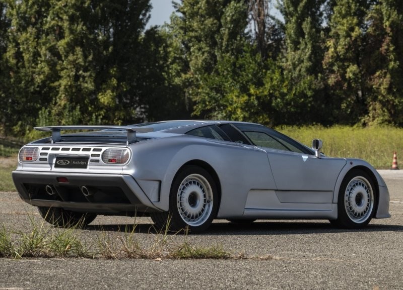 Bugatti EB110 GT превосходит ожидания, суперкар продан на аукционе больше чем за 2 миллиона долларов