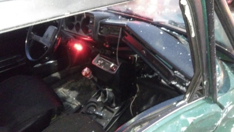 Надо было бить: водитель избегал столкновения с подрезавшим автомобилем и устроил серьёзное ДТП