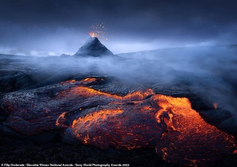 Вулкан Фаградальсфьядль в Исландии. Фотограф Filip Hrebenda