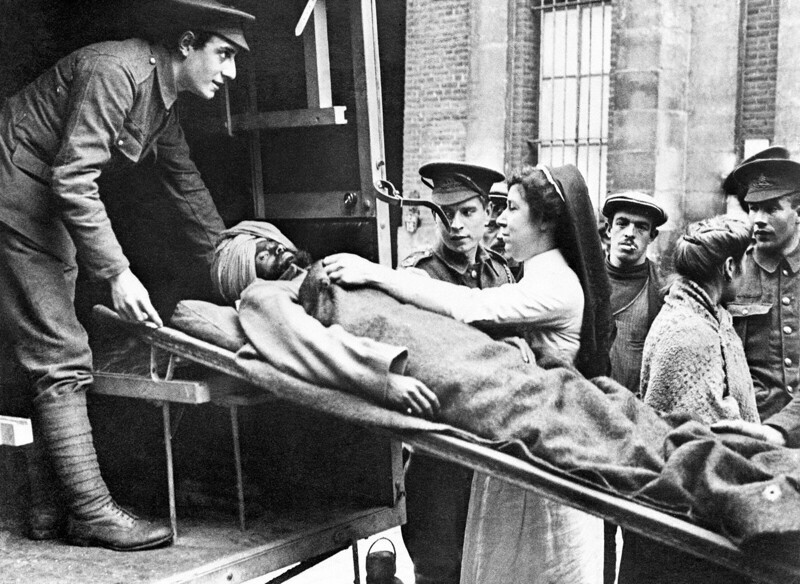 Раненый британский солдат-индус. Первая мировая война, Западный фронт 1916 год
