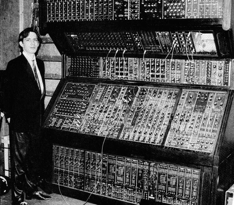 Жан Мишель Жарр и адская машина,синтезатор "Moog", доработанный маэстро