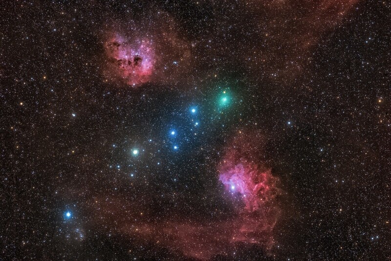 "Комета C/2020 M3 (ATLAS) и туманность Возничего", Лионель Майзик (Венгрия). Победитель в категории "Планеты и астероиды"
