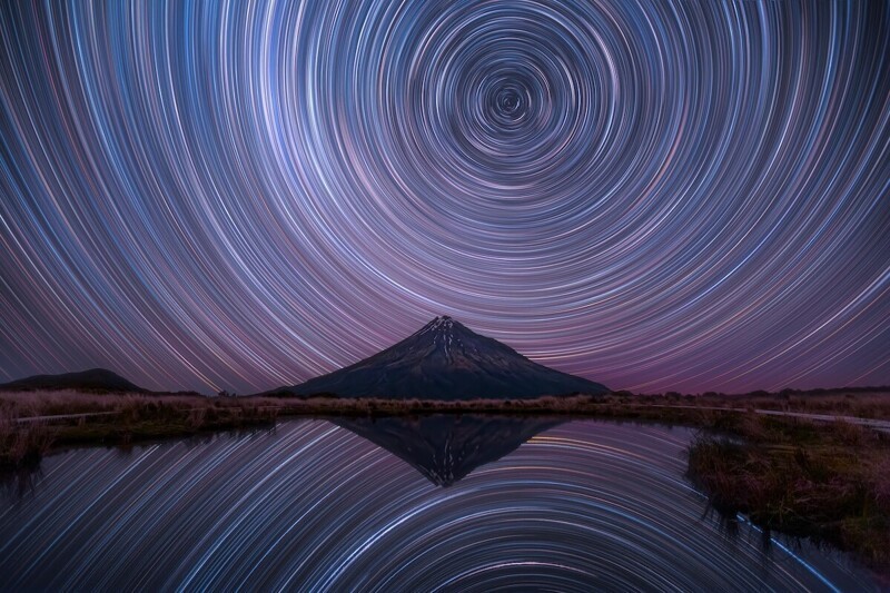 "Следы вулкана Таранаки", Ларрин Рэй (Новая Зеландия). Фотограф года в категории "Ночной пейзаж"