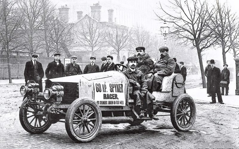 Первый в мире бензиновый полноприводный автомобиль Spyker, 1903 год