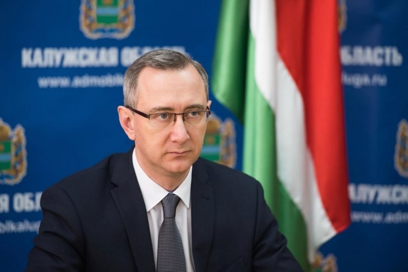 Калужский губернатор в миграционном центре поймал приезжего с поддельными документами