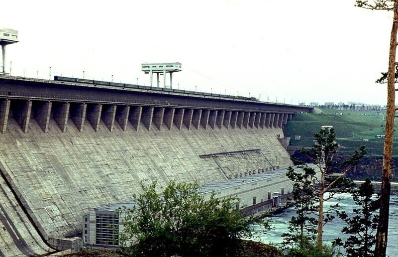 Братская ГЭС.