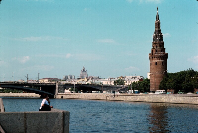 Вид на Кремль с набережной.
