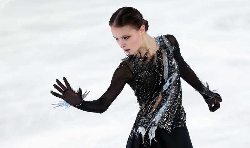 Фото дня: Камила Валиева выиграла короткую программу в одиночном катании на Олимпийских играх