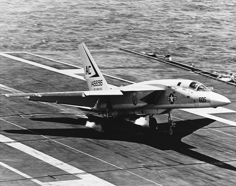 Посадка RA-5C на палубу авианосца «Саратога», 1969 год