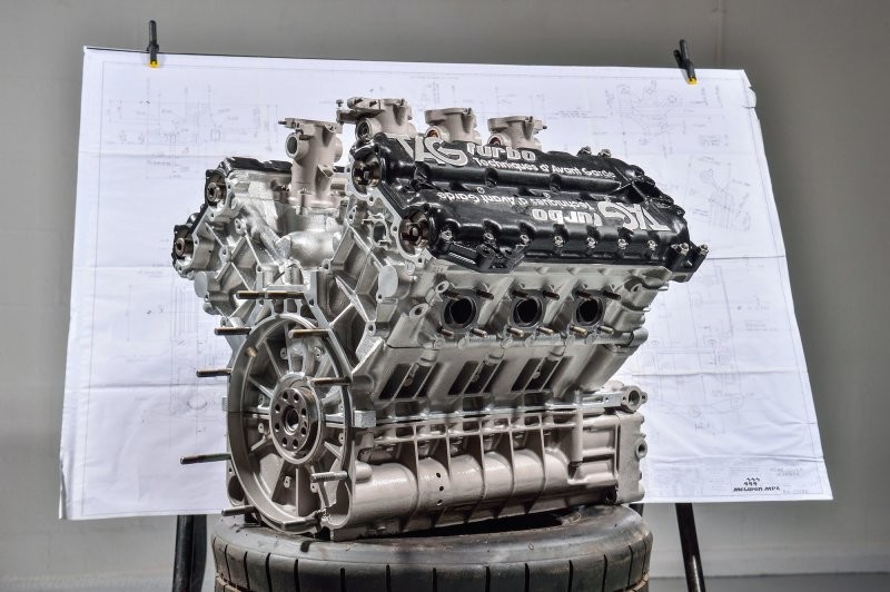 На продажу выставили двигатель Porsche F1 мощностью более 1000 «лошадей», который можно использовать для проекта
