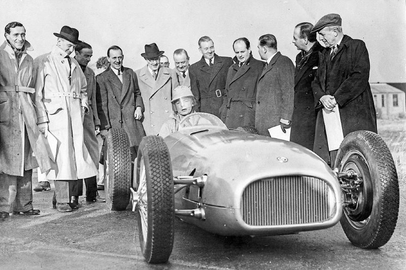 В Британии спустя 70 лет нашли заготовку кузова одного из первых болидов Формулы-1