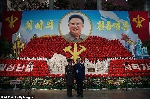 Ким Чен Ын наказал фермеров, у которых к празднику не зацвели красные бегонии