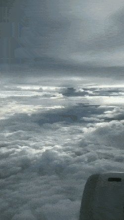 Пролетая над облаками