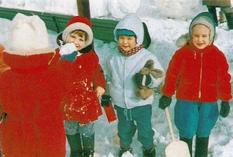 Нынешняя императрица Японии Масако Овада с подружками в детском саду. Москва. 1967 год