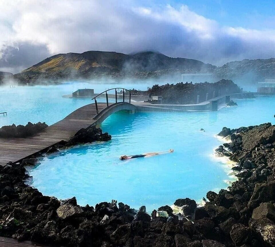 Голубая лагуна исландия. Исландия озеро голубая Лагуна. Голубая Лагуна Рейкьявик. Голубая Лагуна (Гриндавик, Исландия).