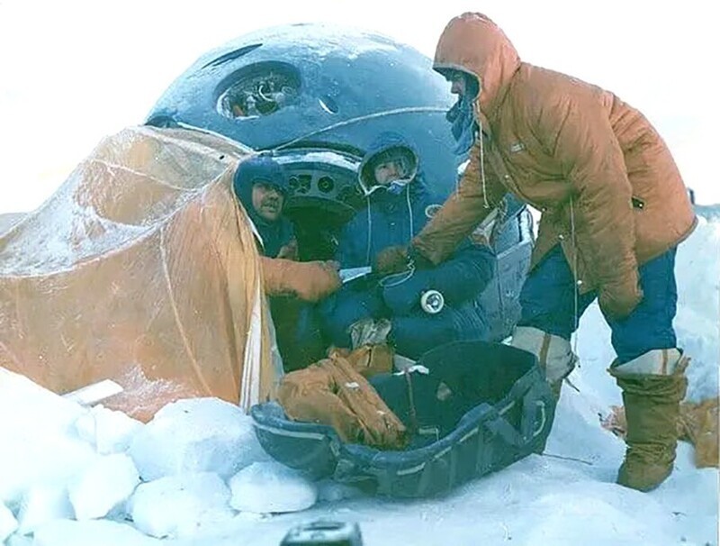  Тренировка космонавтов на выживание в условиях зимней Арктики. 13 января 1991 год