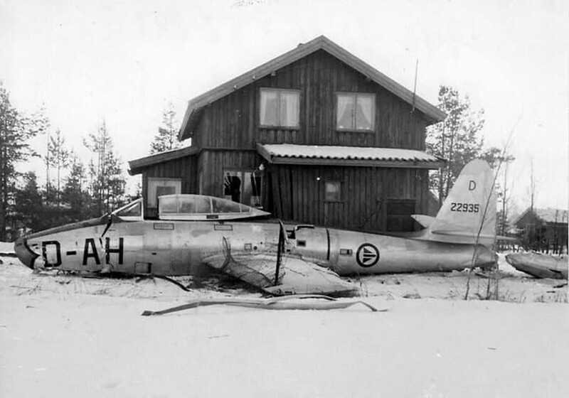 Ранним утром 27 января 1955 года одна норвежская семья сидела дома и мирно завтракала, когда в их дворе аварийно приземлился F-84G. Далее завтрак продолжился в компании с пилотом