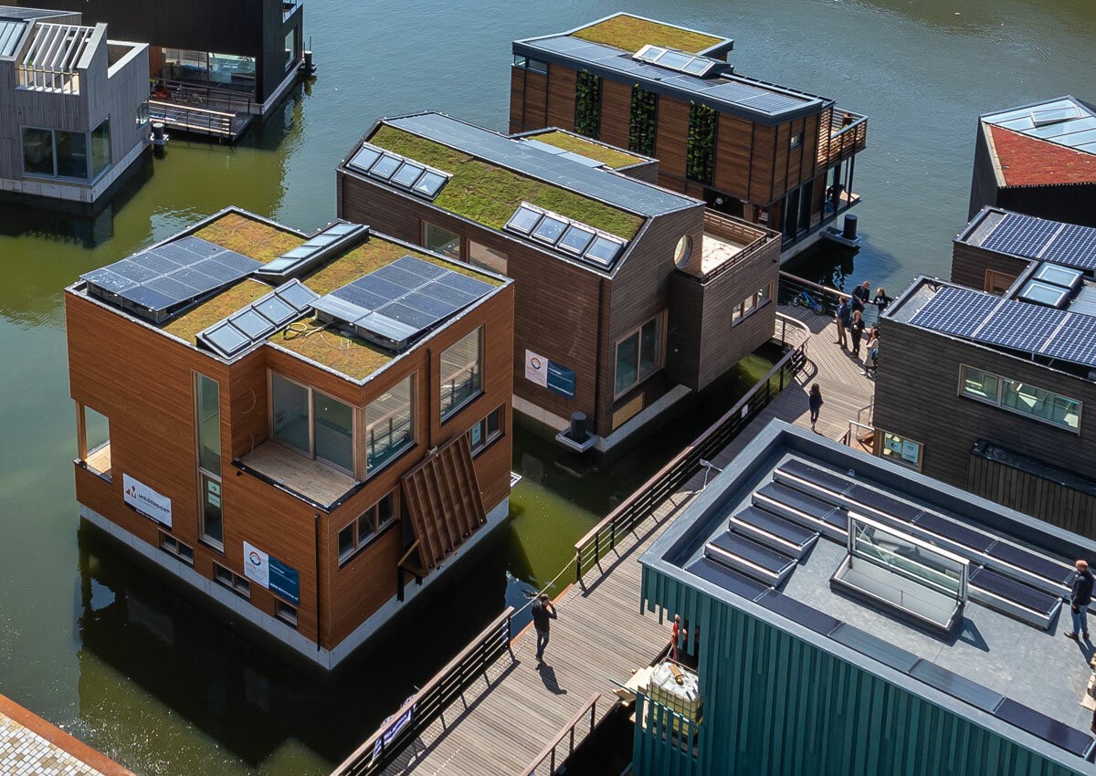 В Нидерландах строят дома прямо в воде, надеясь спастись от наводнений и всемирного потопа