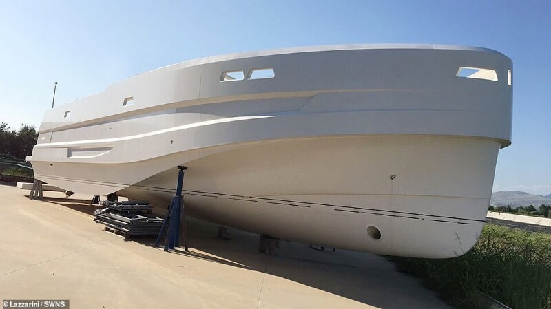Итальянцы построят уникальную яхту в стиле космического корабля
