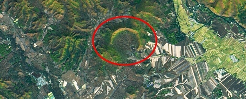 Ученые нашли в Китае самый большой в мире кратер
