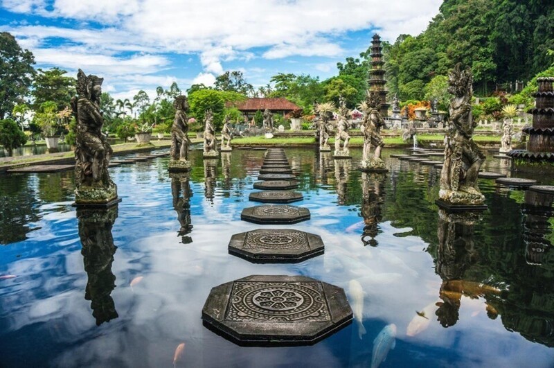 Храм в Индонезии