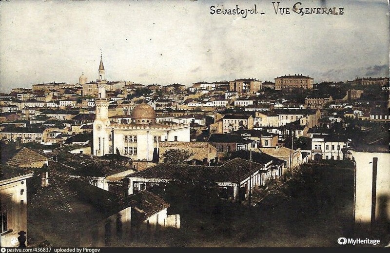 Соборная мечеть на общей панораме Севастополя.  1914 год.