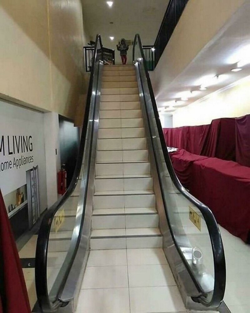 Не стойте, эта лестница никуда не едет!