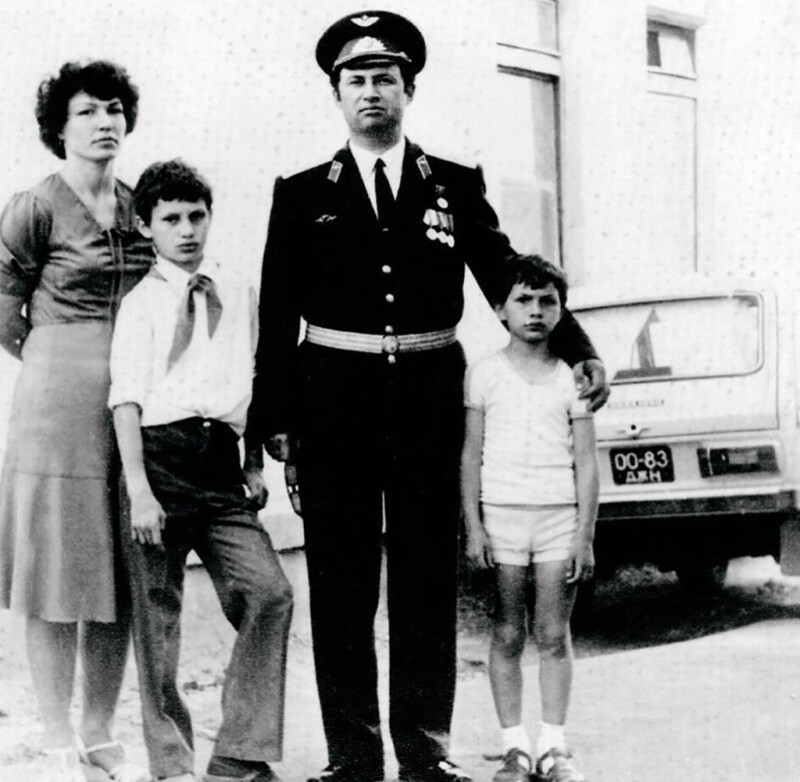Братья Кличко с родителями. 1980-е