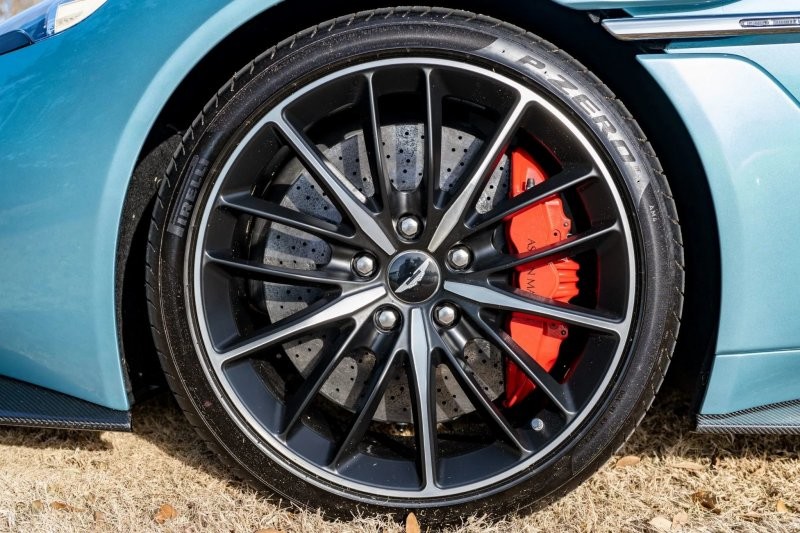 Aston Martin Vanquish Zagato Coupe — произведение автомобильного искусства