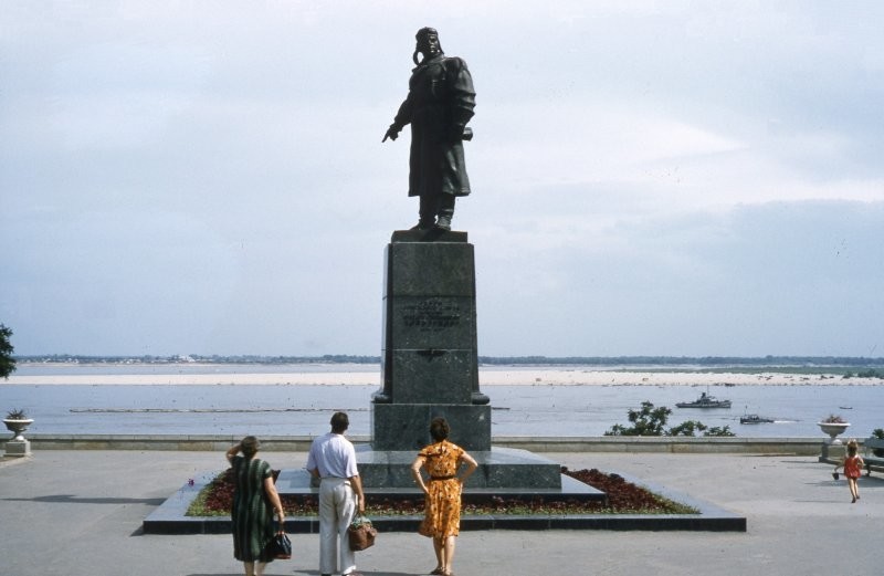 В Волгограде есть памятник, который выстоял в Сталинградской битве