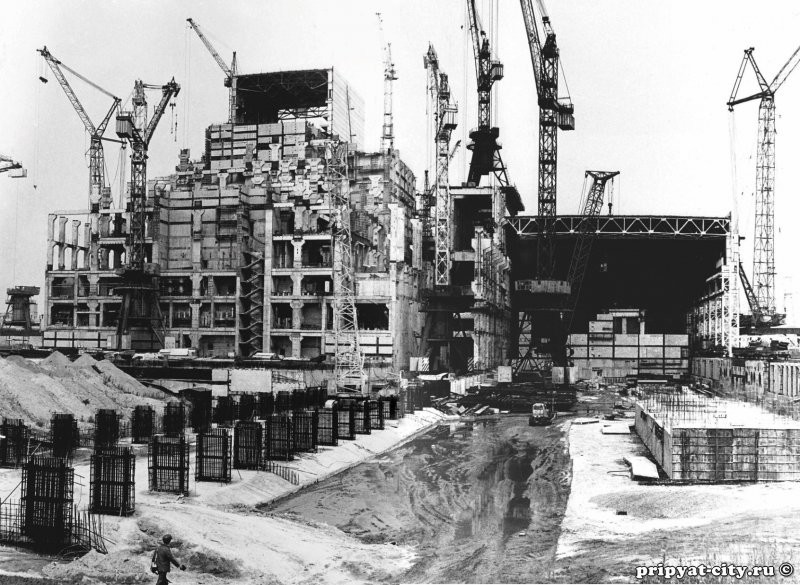 Стройка Чернобыльской атомной станции