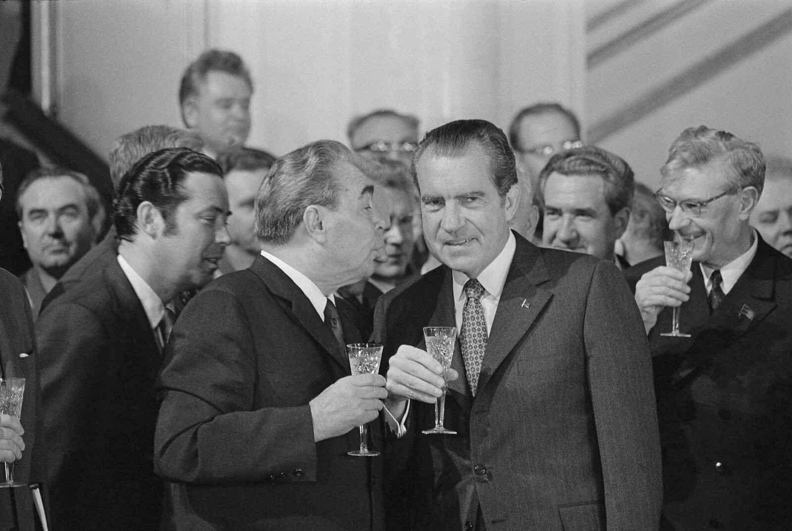 Приезд в ссср. Никсон и Брежнев 1972. Визит Ричарда Никсона в СССР 1972. Брежнев и Никсон.