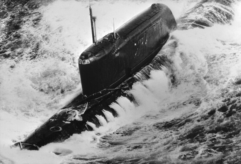 1 марта 1972 года. Атлантический океан. К-19 возвращается на базу. 24 февраля 1972 года на лодке произошел пожар, в результате которого погибли 30 подводников.