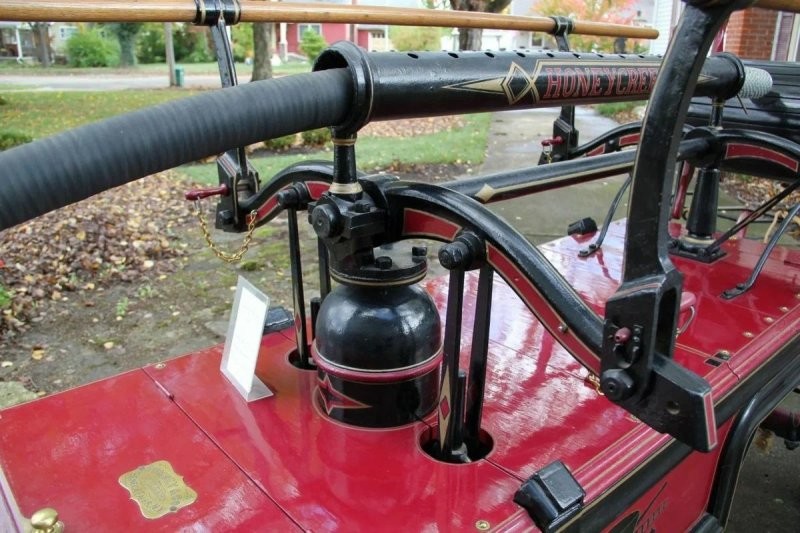 Rumsey & Company — пожарный аппарат позапрошлого века с ручным насосом