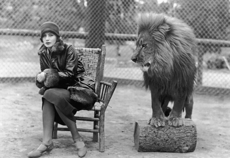 Грета Гарбо и Джекки (талисман киностудии MGM), 1926 год