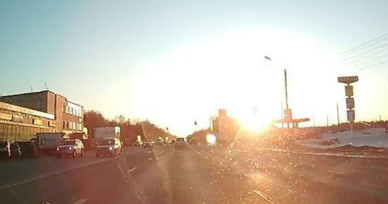Ослеплённый солнцем: ДТП на светофоре во Владимире
